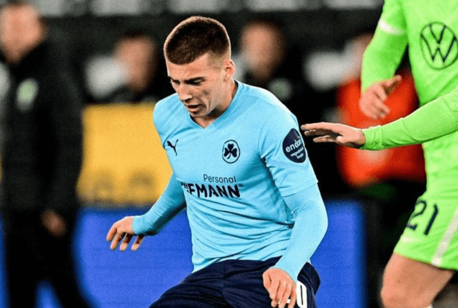 包含莱比锡全取三分，小组领先优势明显的词条