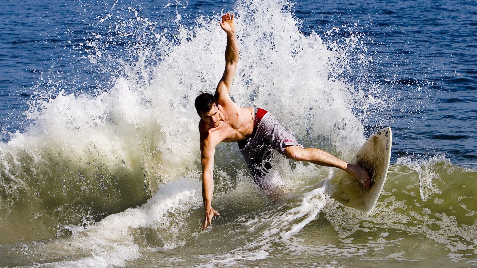蒙特卡洛红土上的硬地灵魂，梅德韦杰夫美网式险胜背后的高光启示